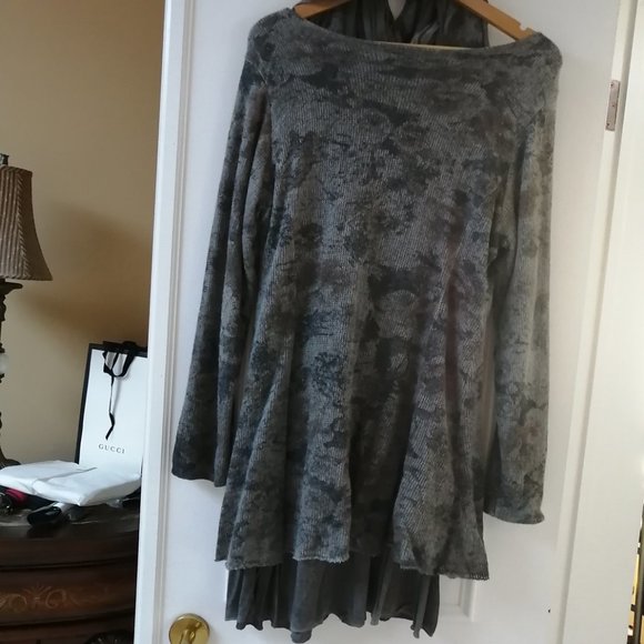 women's dress - Picture 2 of 6